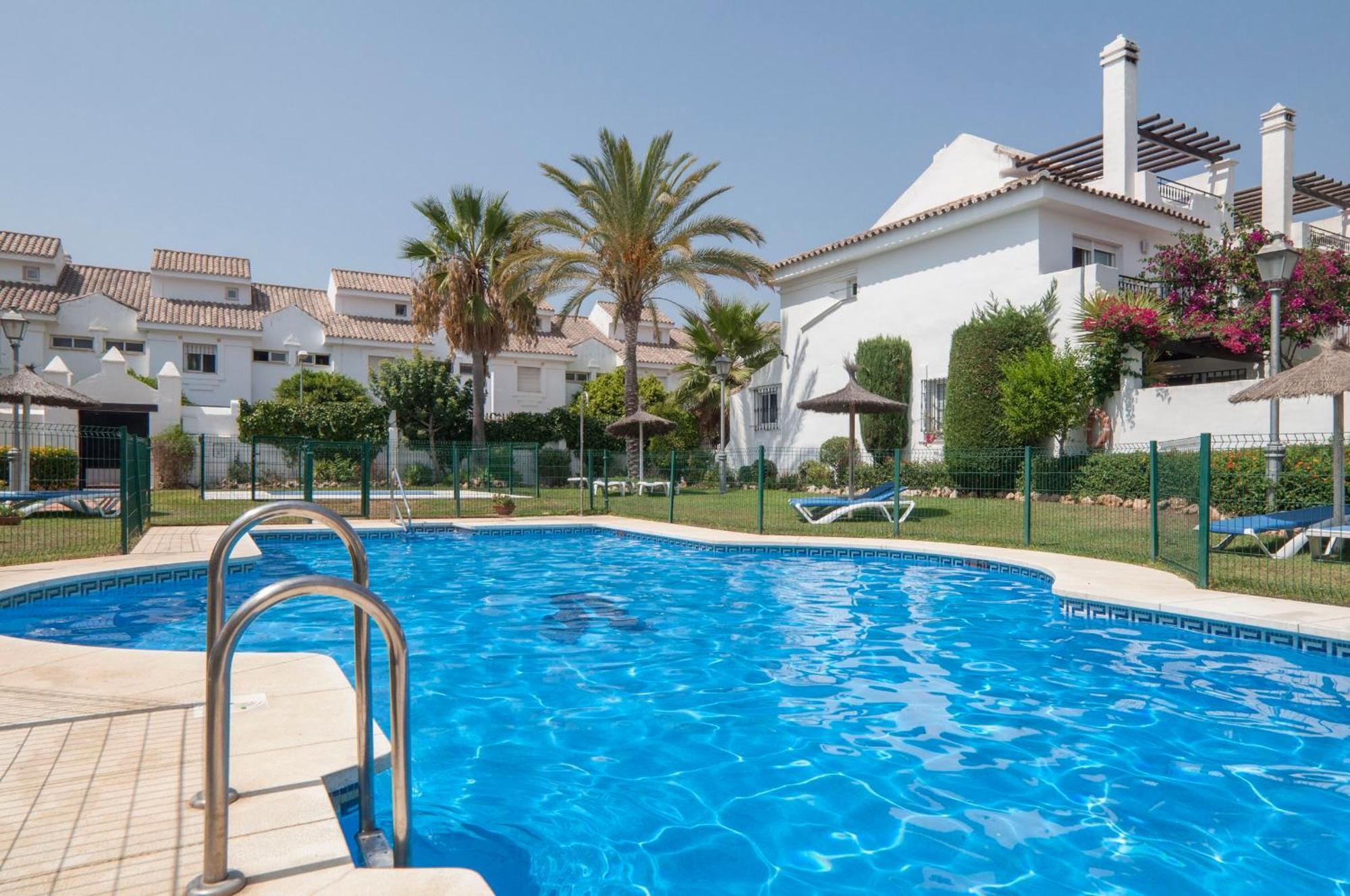 Сasa de vacaciones Covd 19 Free- Total Purified - Chic House - 3 Mm To Puerto Banús&beach - Golden Mile - Direct Access To Pool&tropical Garden Marbella